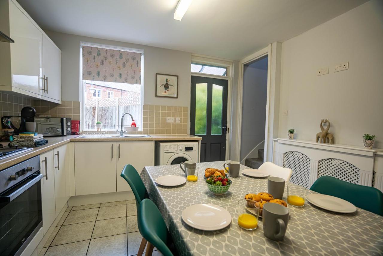 The Becket - Three Bedroom City Centre House With Parking Canterbury Eksteriør bilde