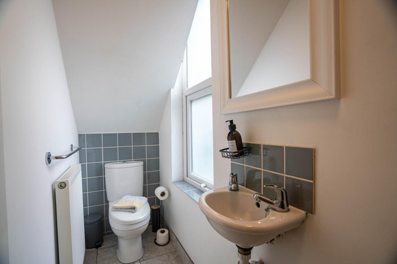 The Becket - Three Bedroom City Centre House With Parking Canterbury Eksteriør bilde