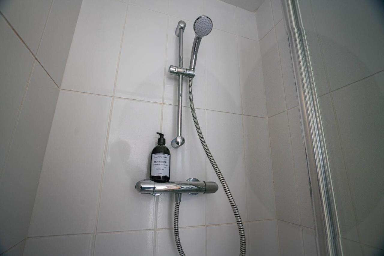 The Becket - Three Bedroom City Centre House With Parking Canterbury Eksteriør bilde