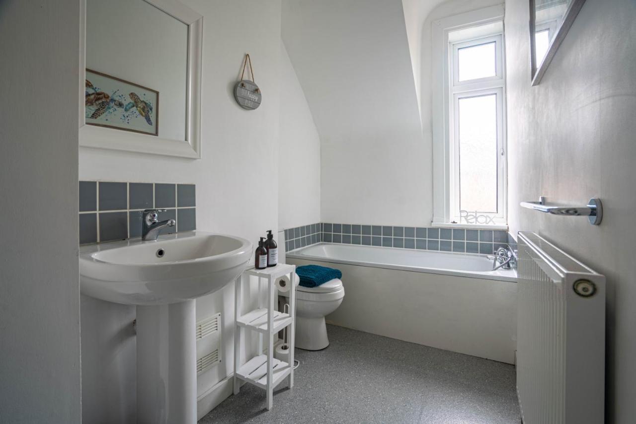 The Becket - Three Bedroom City Centre House With Parking Canterbury Eksteriør bilde